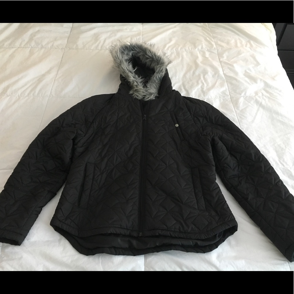 Short, lightweight puffercoat